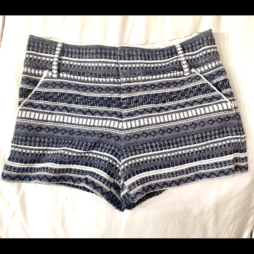 NWOT ALICE & OLIVIA NAVY & WHITE KNIT SHORTS SZ 2